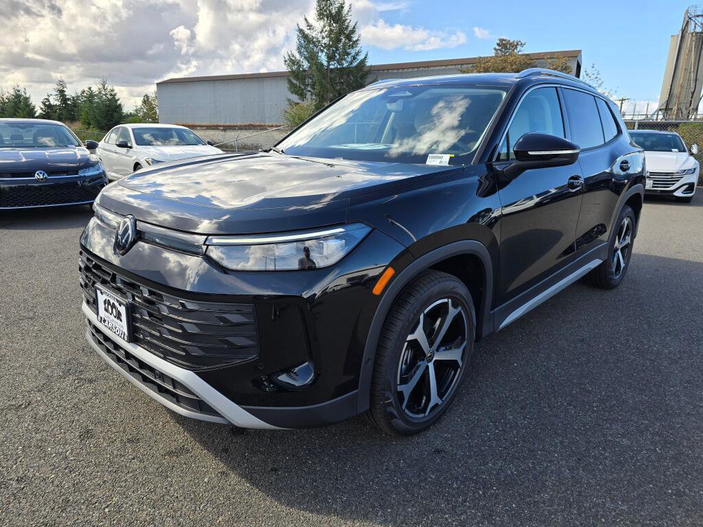 New 2025 Volkswagen Tiguan SE image 8