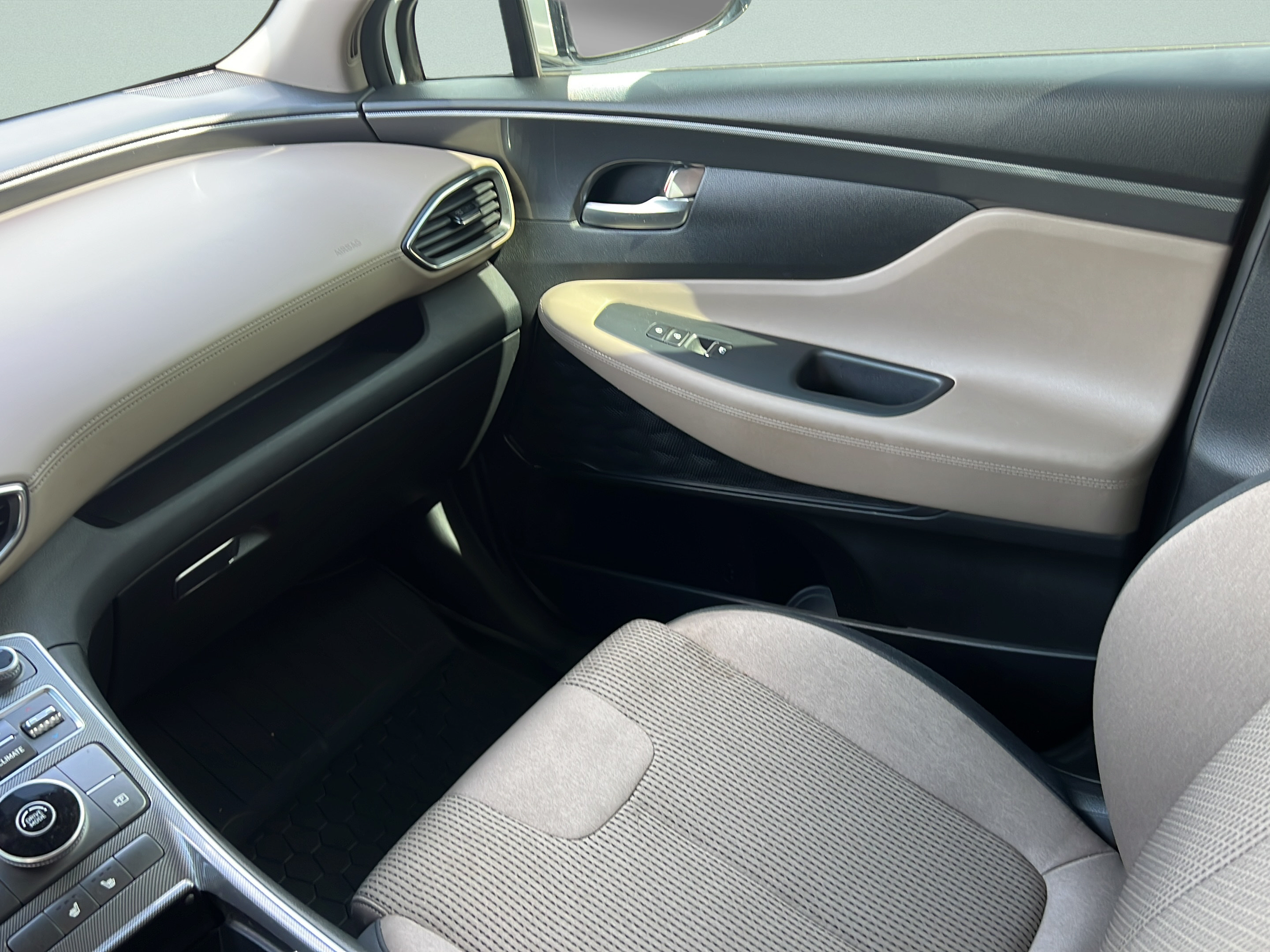 Used 2023 Hyundai Santa Fe SEL FWD image 16