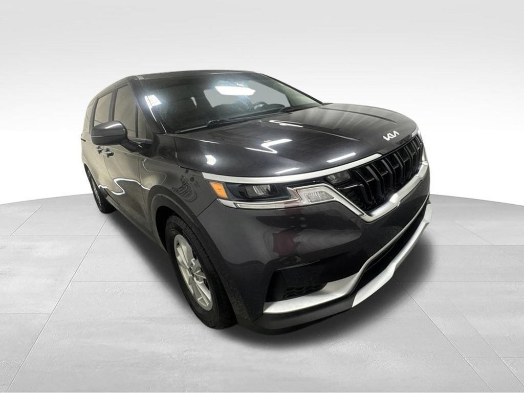 Used 2023 Kia Carnival LX FWD image 4