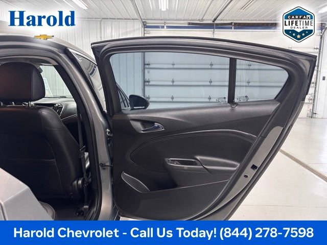 Used 2018 Chevrolet Cruze Premier FWD image 8