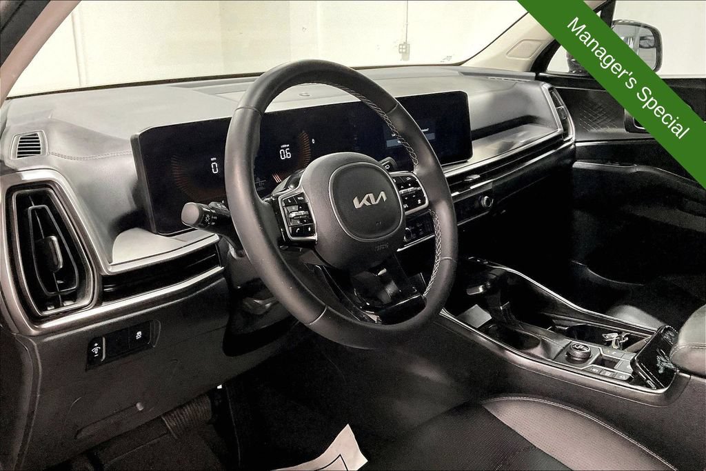 Used 2025 Kia Sorento S w/ Panoramic Sunroof Package FWD image 16
