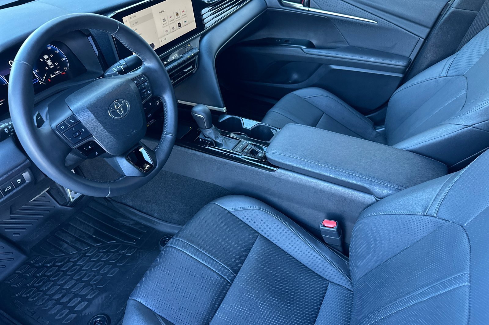 Used 2025 Toyota Camry XSE image 10