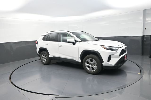 Used 2025 Toyota RAV4 XLE AWD/4WD image 20
