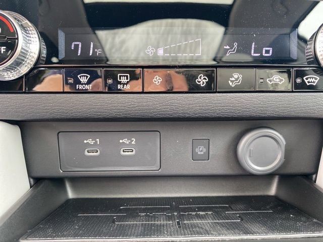 New 2025 Mitsubishi Outlander SE image 29