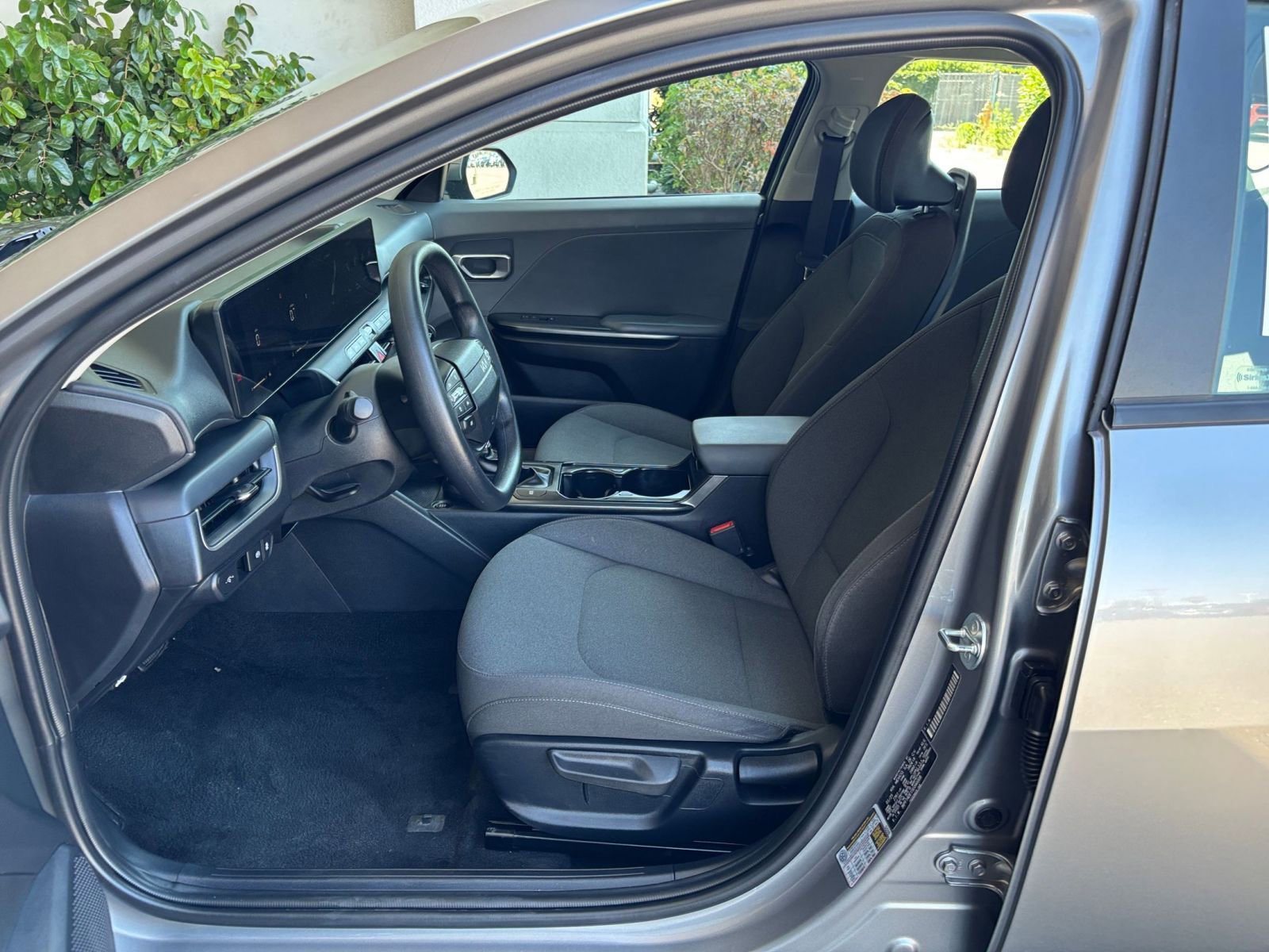 Used 2025 Kia K4 FWD image 27