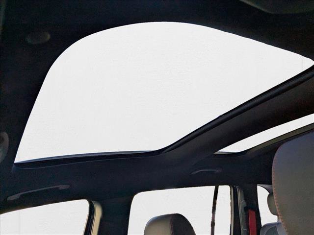 New 2025 Mercedes-Benz GLB 35 AMG 4MATIC image 12