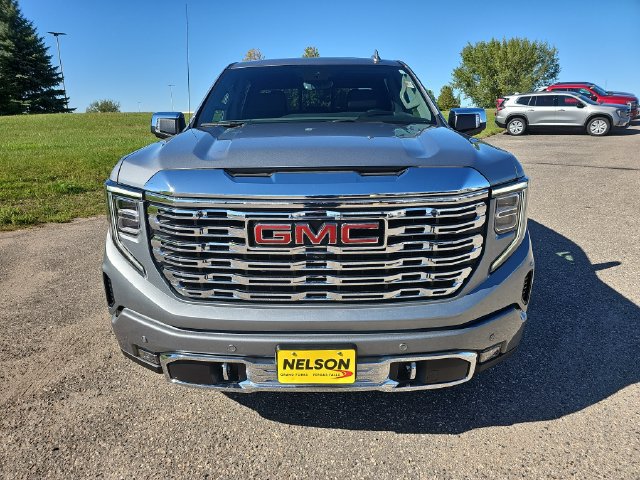 Used 2025 GMC Sierra 1500 Denali w/ Denali Reserve Package AWD/4WD image 8
