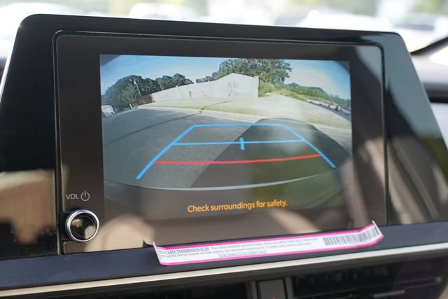 Used 2024 Toyota Prius XLE FWD image 32