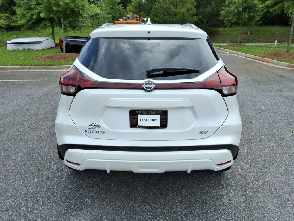Used 2023 Nissan Kicks SV FWD image 6