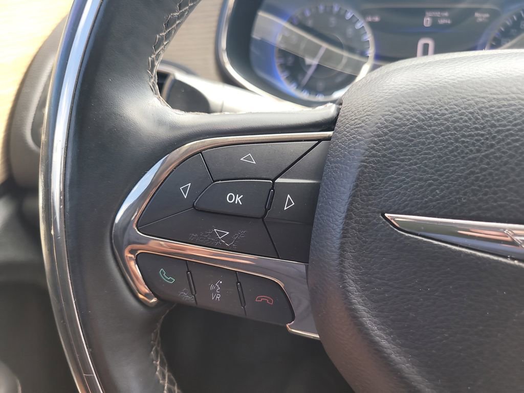 Used 2015 Chrysler 200 C w/ Navigation & Sound Group I image 27