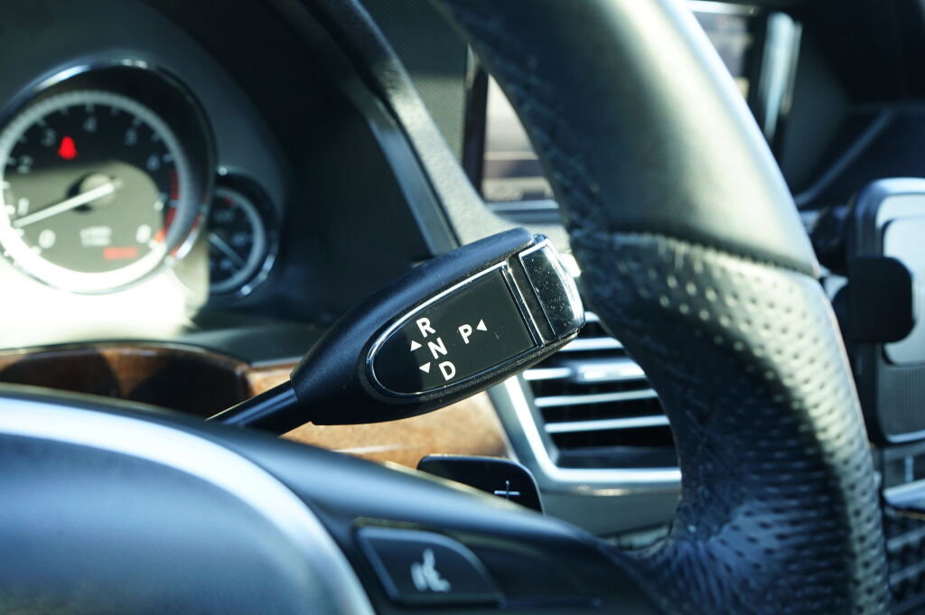 Used 2013 Mercedes-Benz E 350 Sedan image 16