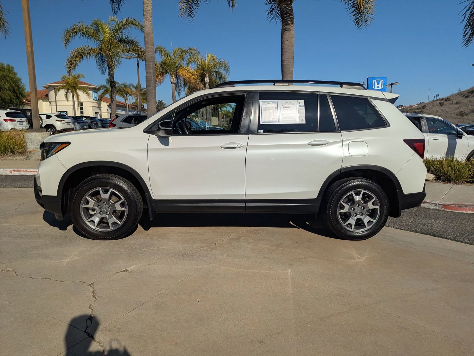 Used 2022 Honda Passport TrailSport image 2