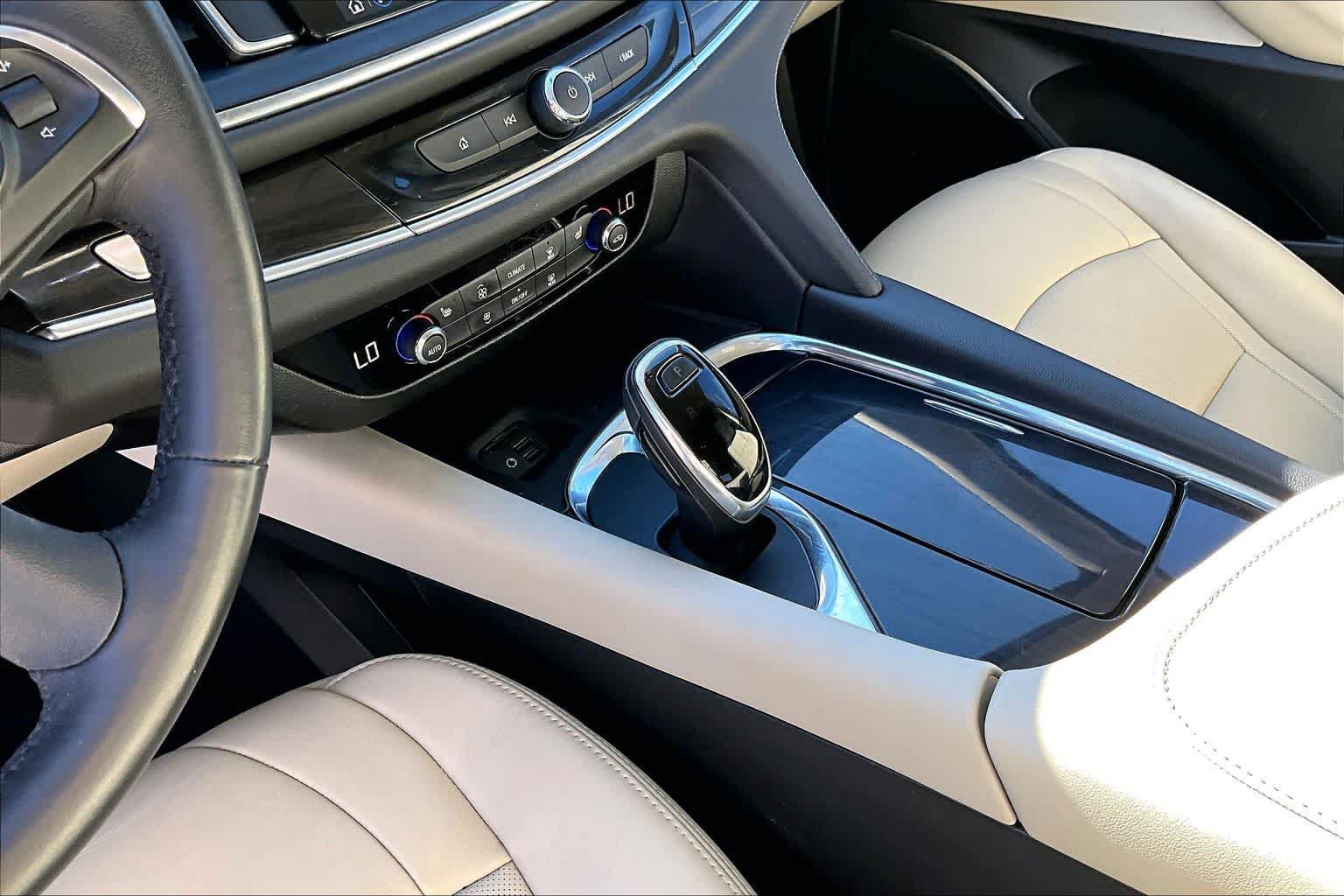 Used 2020 Buick Enclave Essence FWD image 15