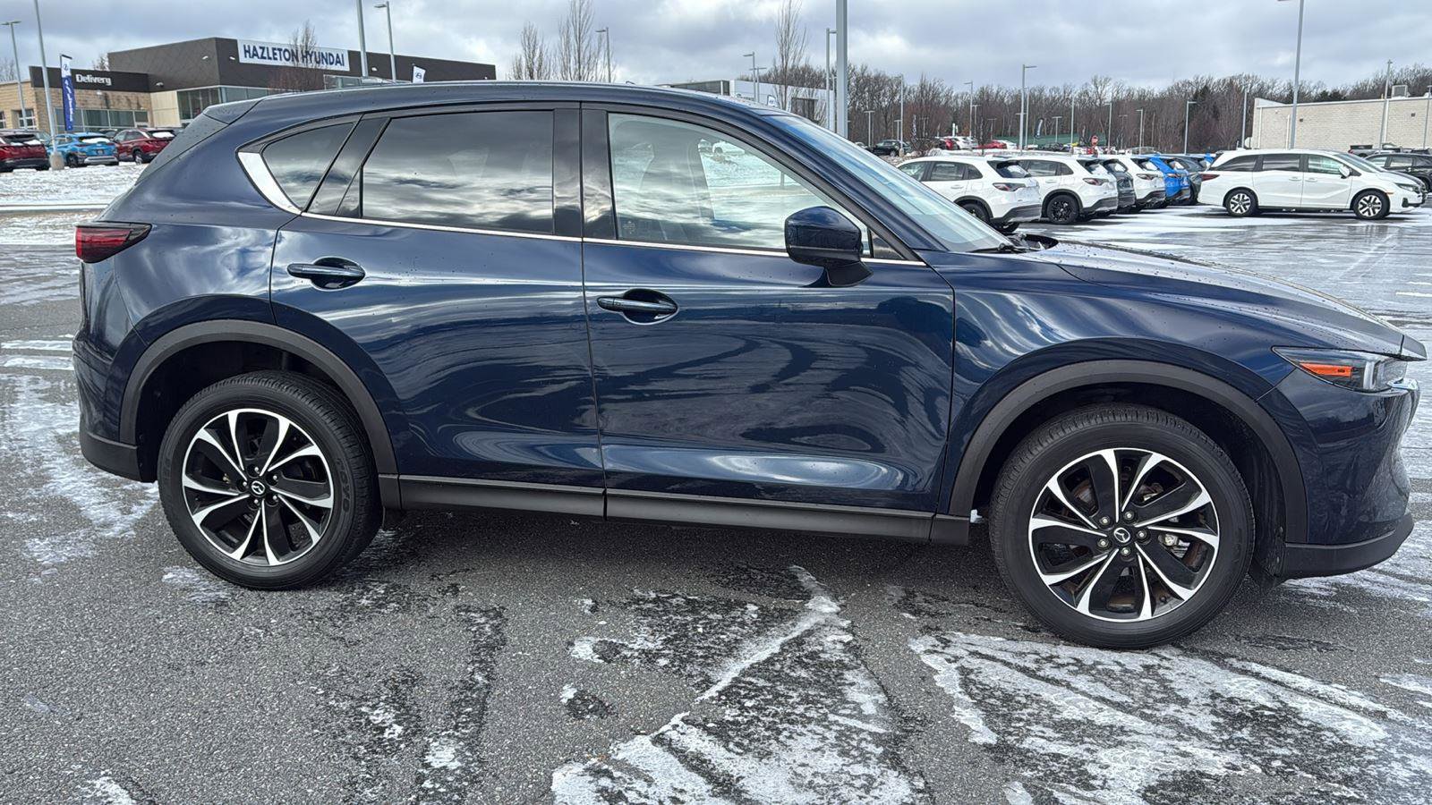 Used 2023 MAZDA CX-5 AWD 2.5 S w/ Premium Package image 3