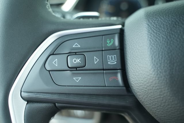 New 2026 Jeep Grand Cherokee L Laredo w/ MOPAR Finishing Package AWD/4WD image 33