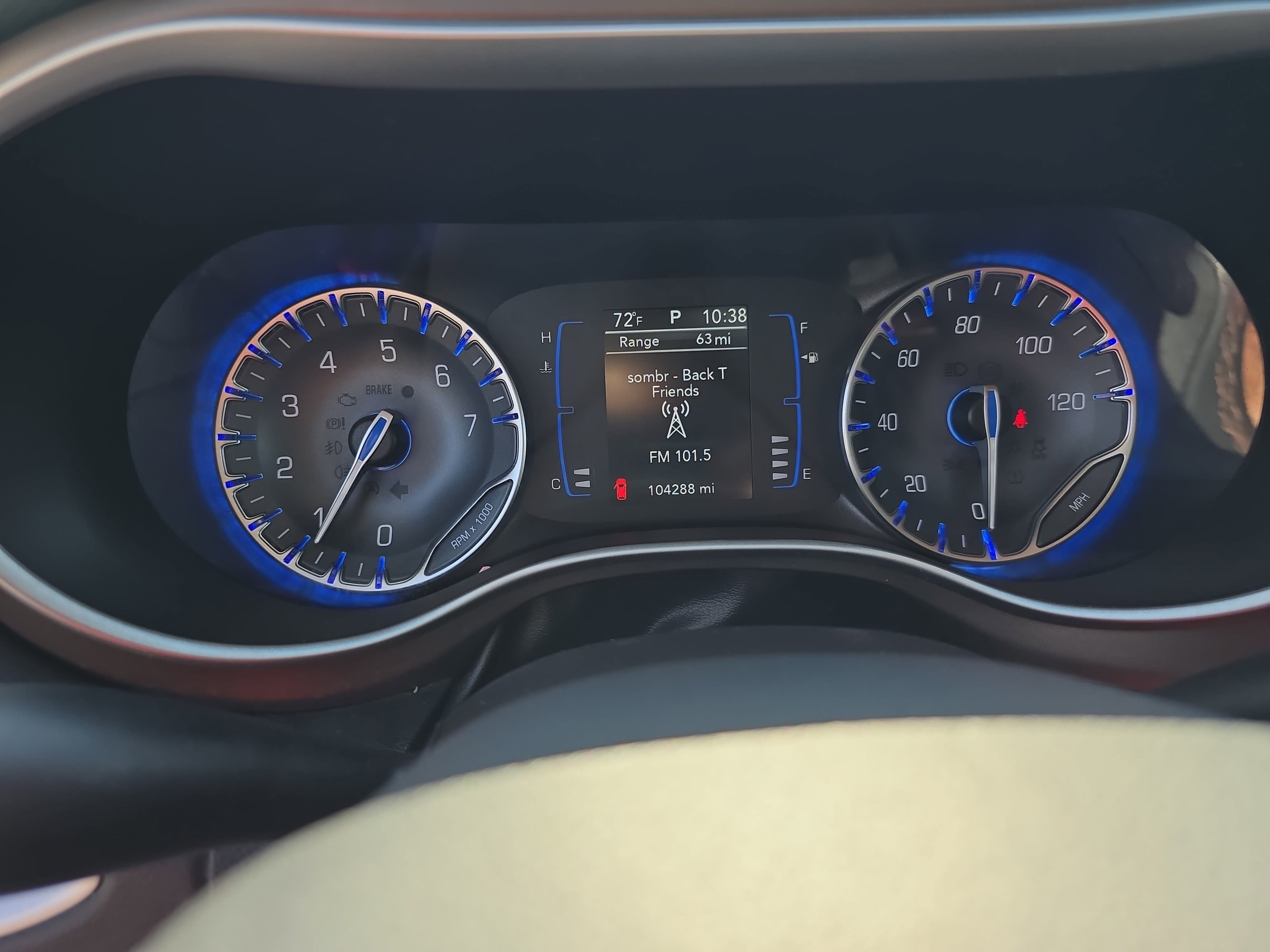 Used 2018 Chrysler Pacifica Touring-L image 20