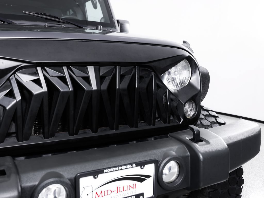 Used 2014 Jeep Wrangler Unlimited Rubicon w/ Dual Top Group AWD/4WD image 4