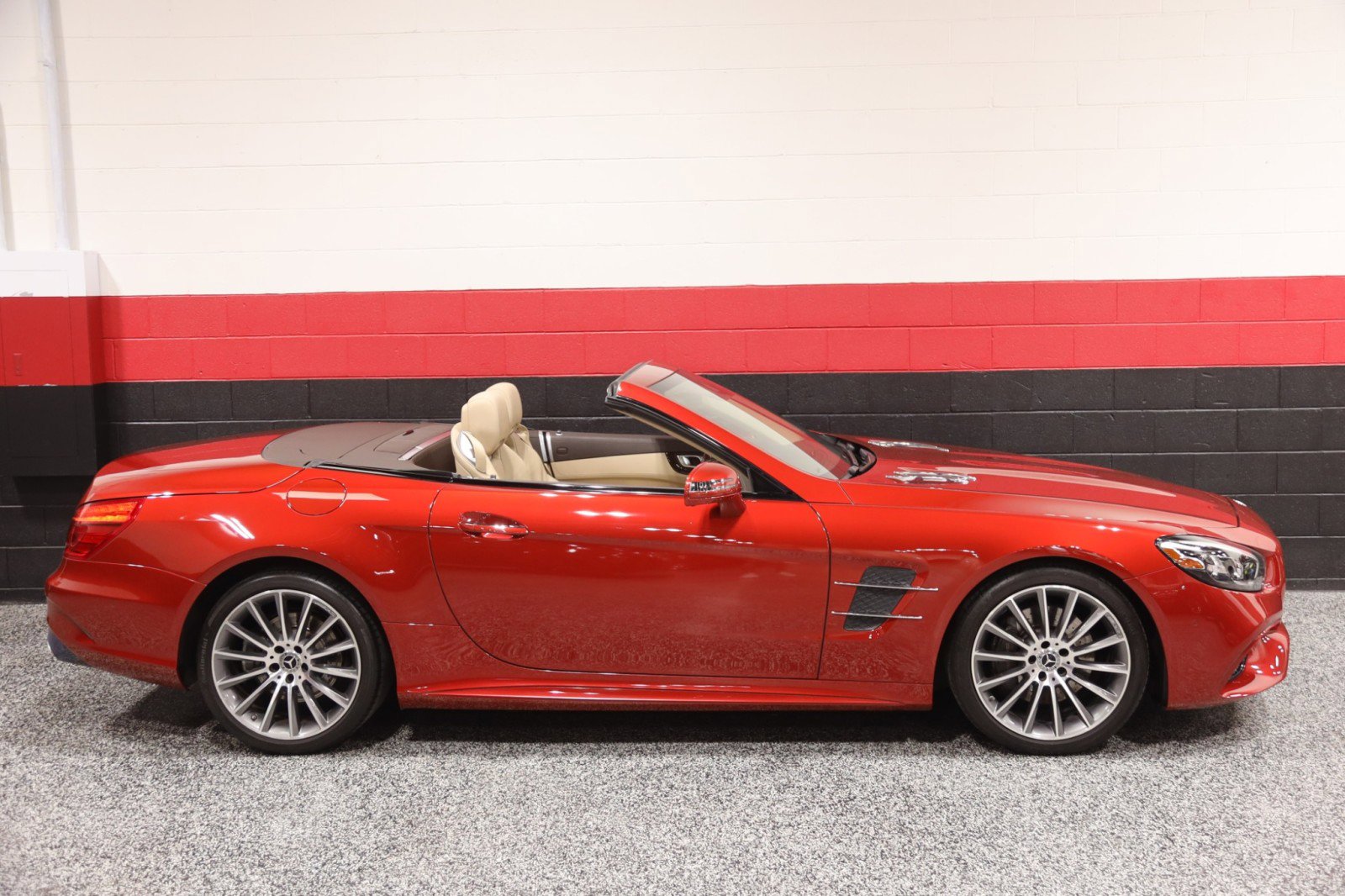 Used 2018 Mercedes-Benz SL 450 image 7
