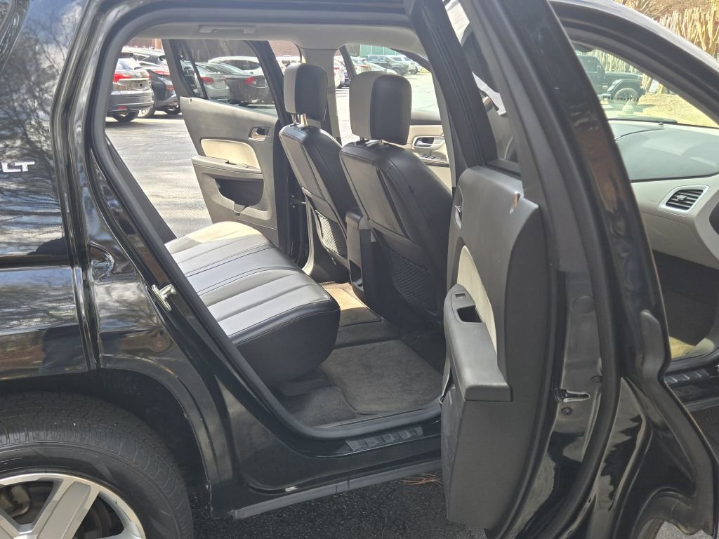 Used 2010 GMC Terrain SLT image 12