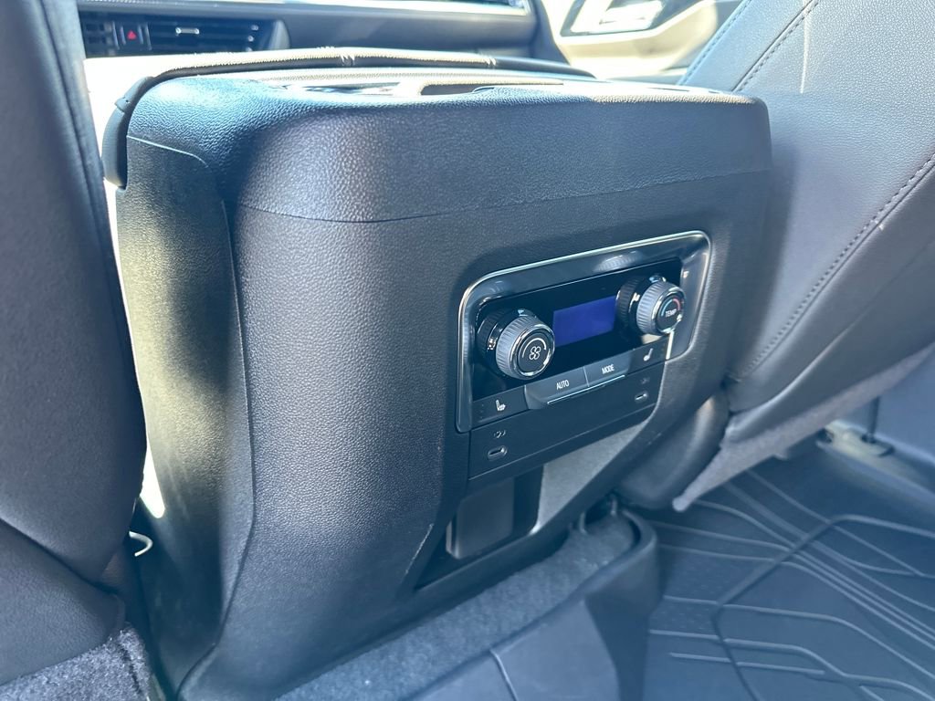 New 2026 Chevrolet Suburban LT w/ Comfort Package image 18