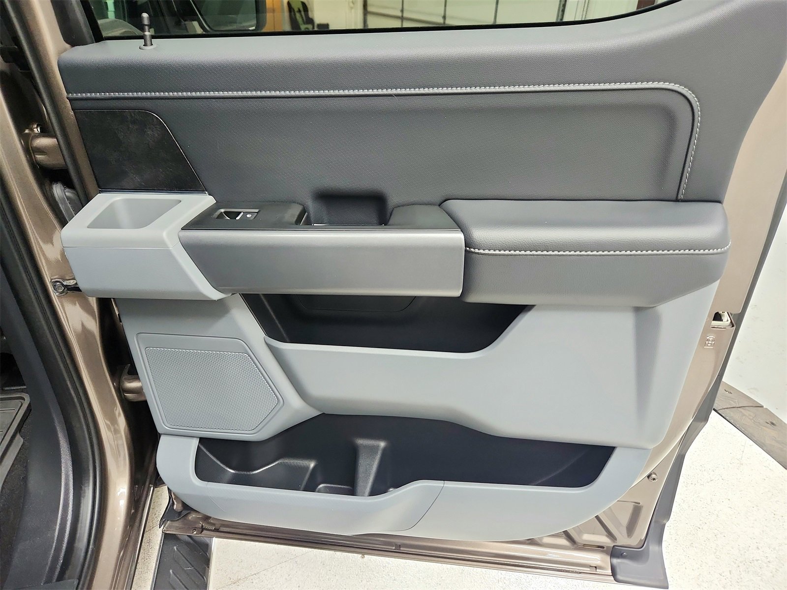 Used 2023 Ford F150 XLT w/ Equipment Group 301A Mid image 39