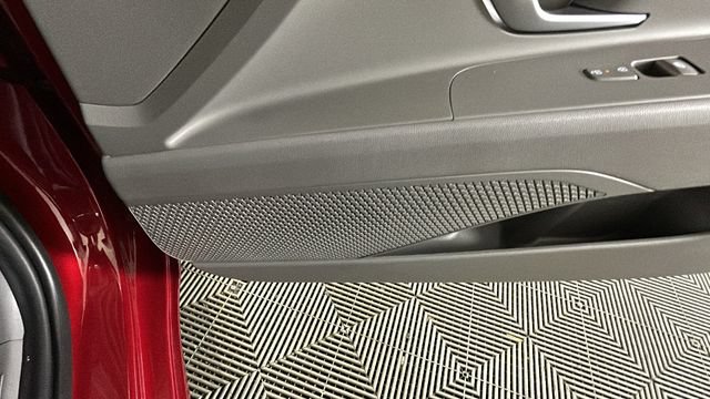 Certified 2024 Hyundai Elantra SEL FWD image 31