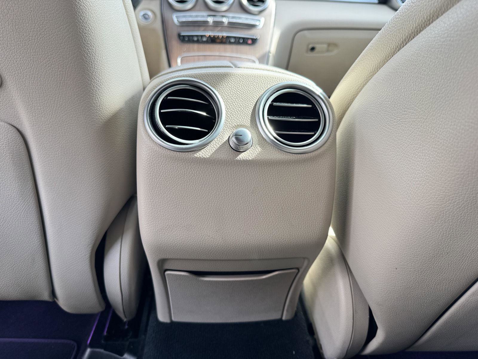 Used 2020 Mercedes-Benz GLC 300 4MATIC Coupe image 17