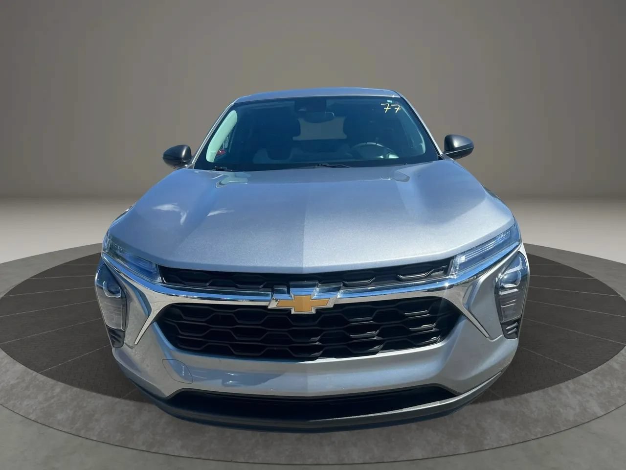 Used 2025 Chevrolet Trax LS FWD image 2