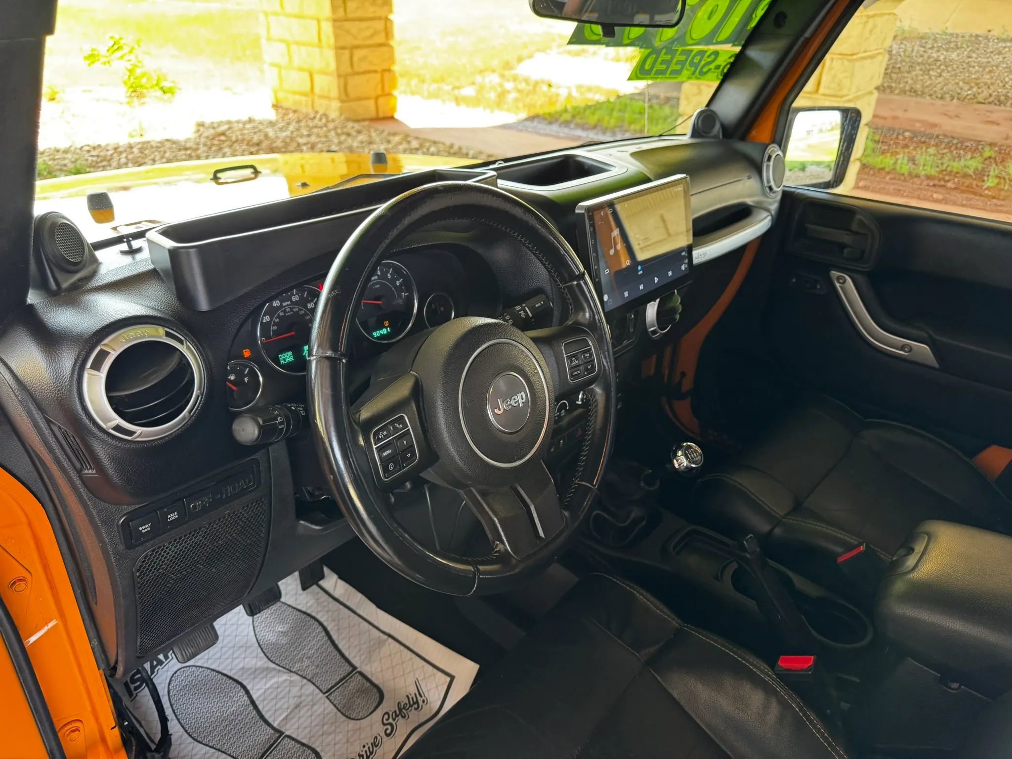 Used 2012 Jeep Wrangler Unlimited Rubicon w/ Dual Top Group image 13