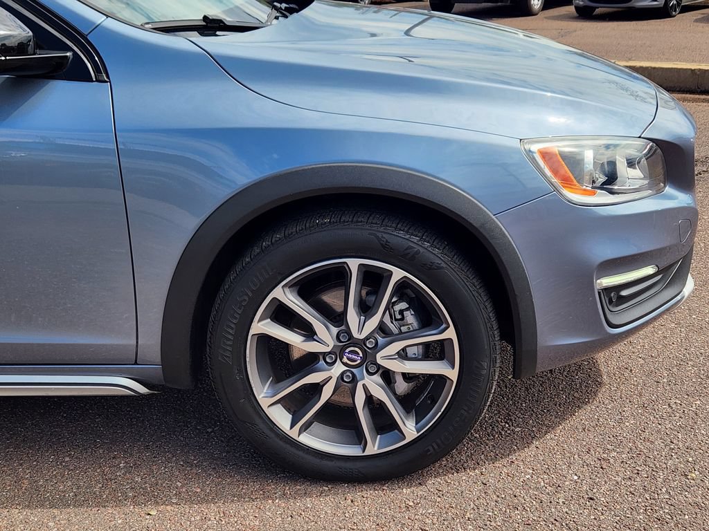 Used 2018 Volvo V60 T5 Cross Country w/ Convenience Package AWD/4WD image 29