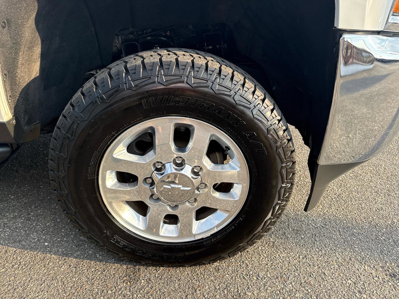 Used 2019 Chevrolet Silverado 2500 LTZ w/ Duramax Plus Package AWD/4WD image 28