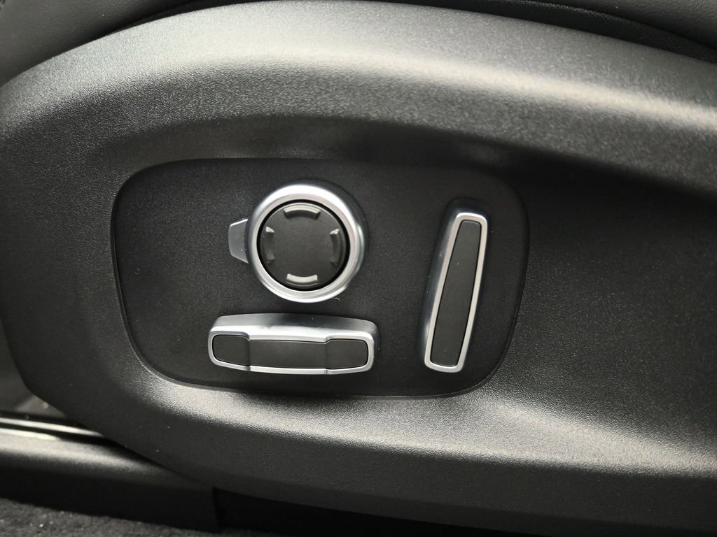 New 2026 Jaguar F-PACE R-Dynamic S image 22