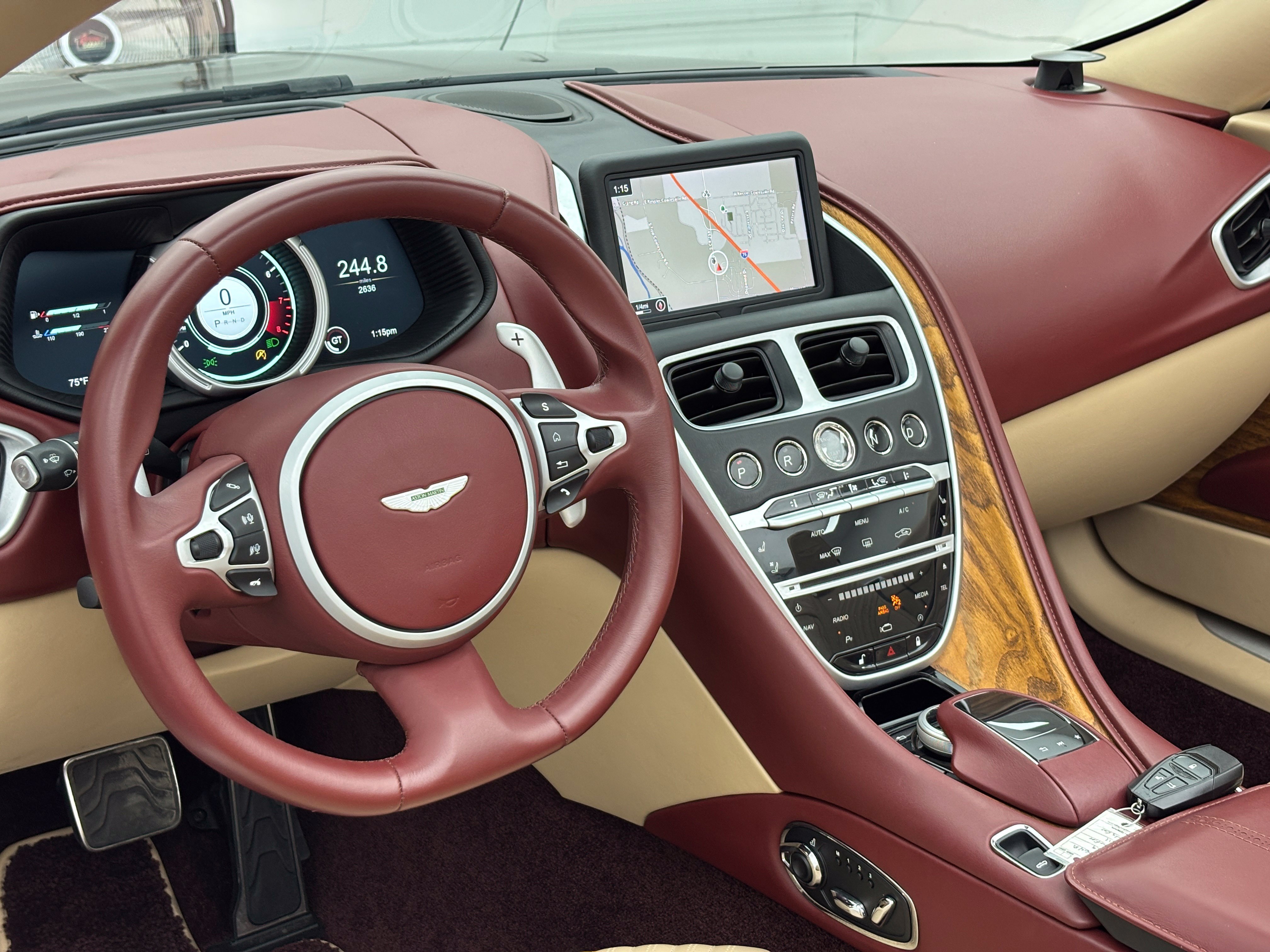 Used 2019 Aston Martin DB11 Volante RWD image 4