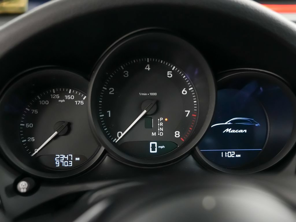 Certified 2026 Porsche Macan AWD/4WD image 26