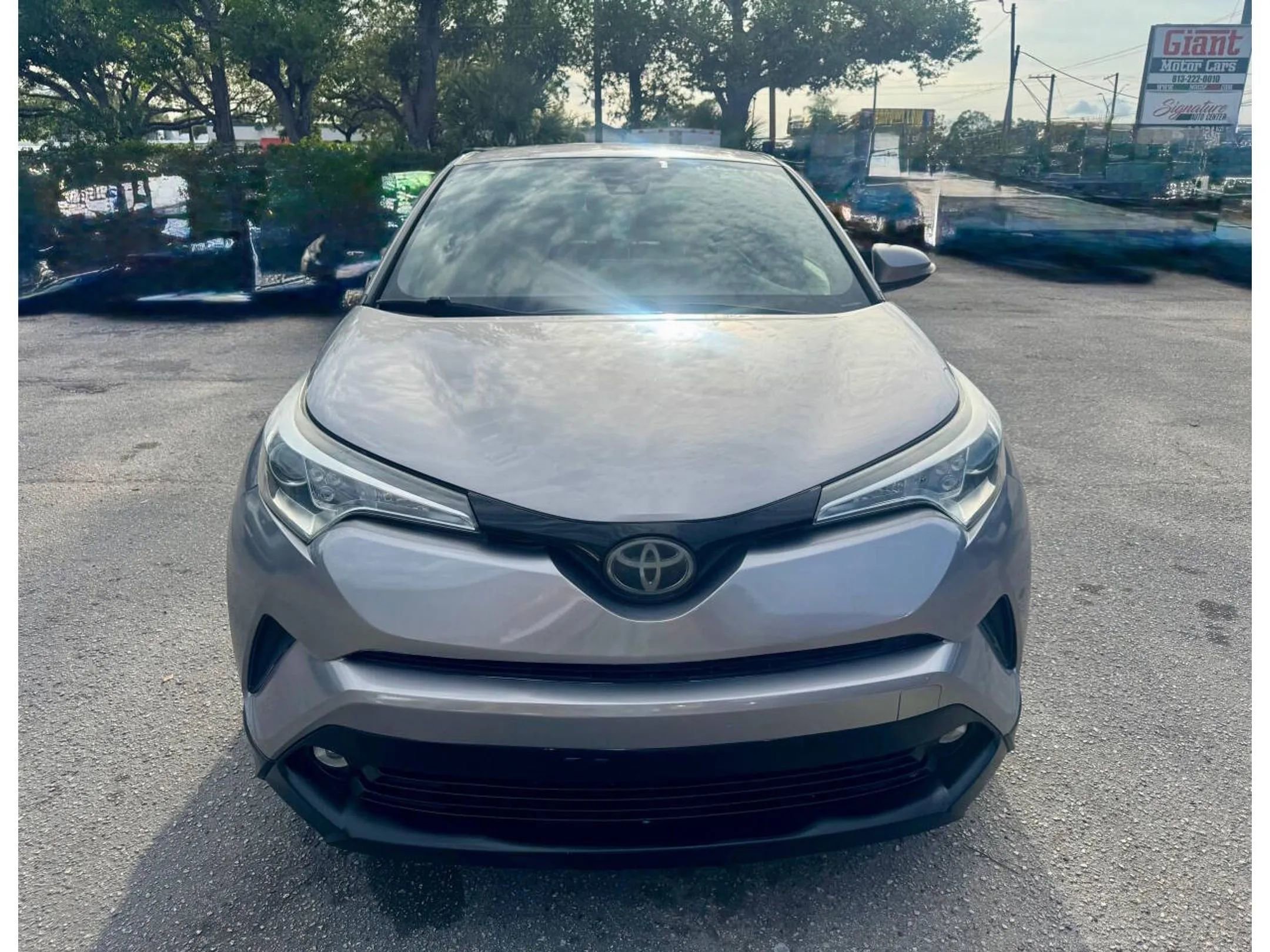 Used 2019 Toyota C-HR Limited FWD image 8