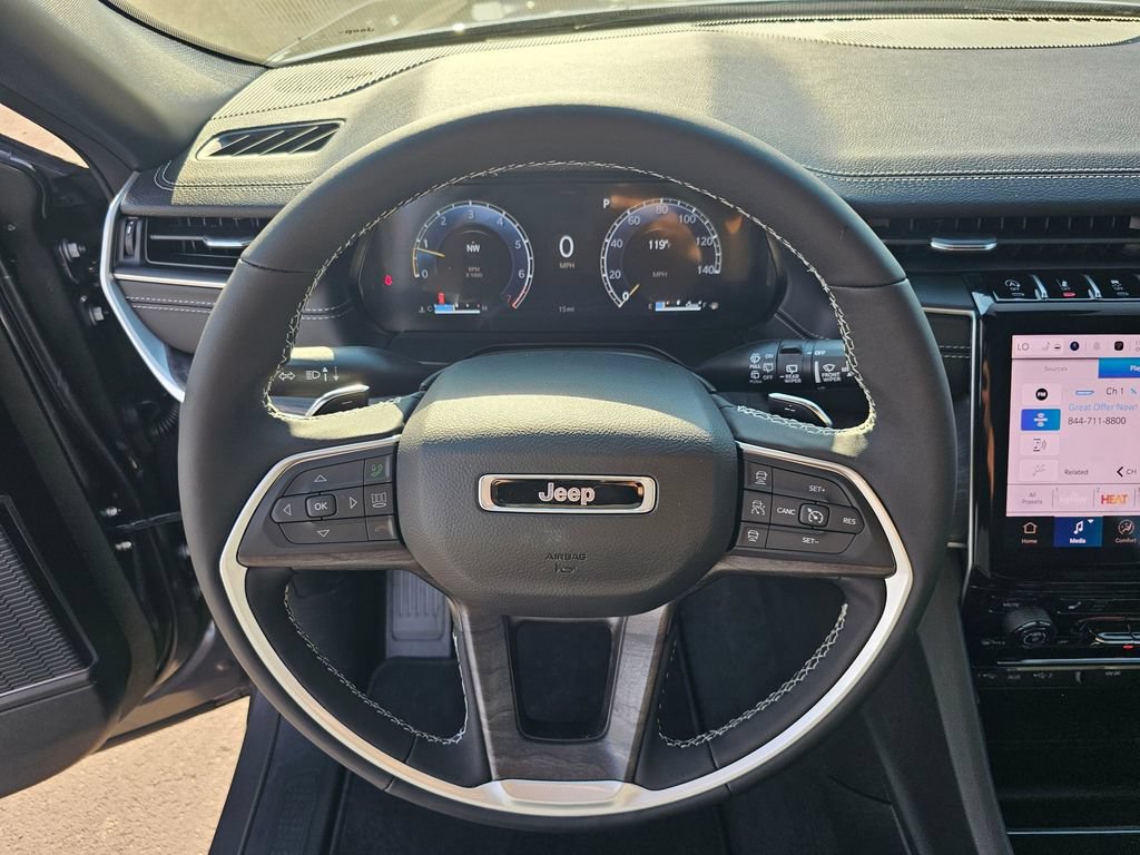 New 2025 Jeep Grand Cherokee L Limited w/ Black Appearance Package AWD/4WD image 17