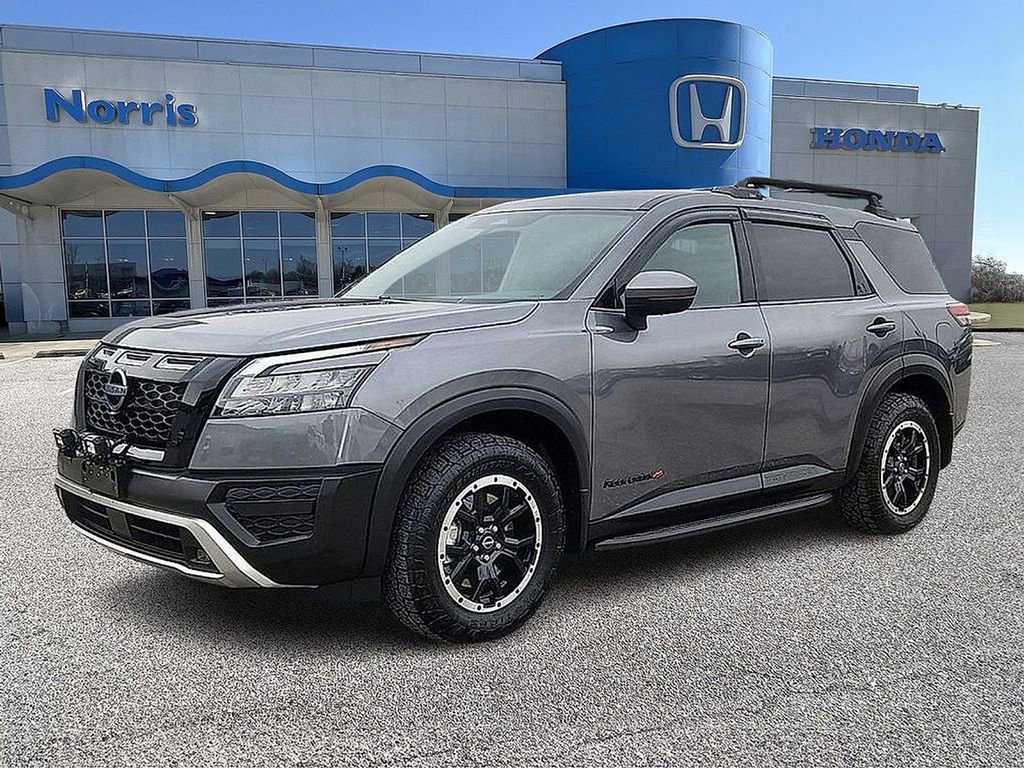 Used 2025 Nissan Pathfinder Rock Creek image 2