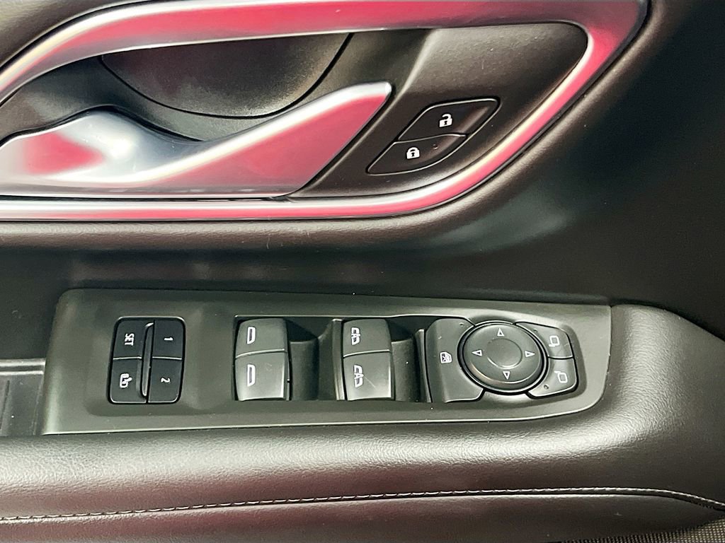 Used 2022 Chevrolet Suburban LT image 18