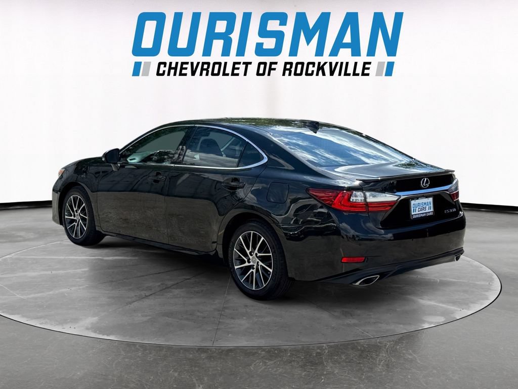 Used 2017 Lexus ES 350 w/ Navigation System Package FWD image 4