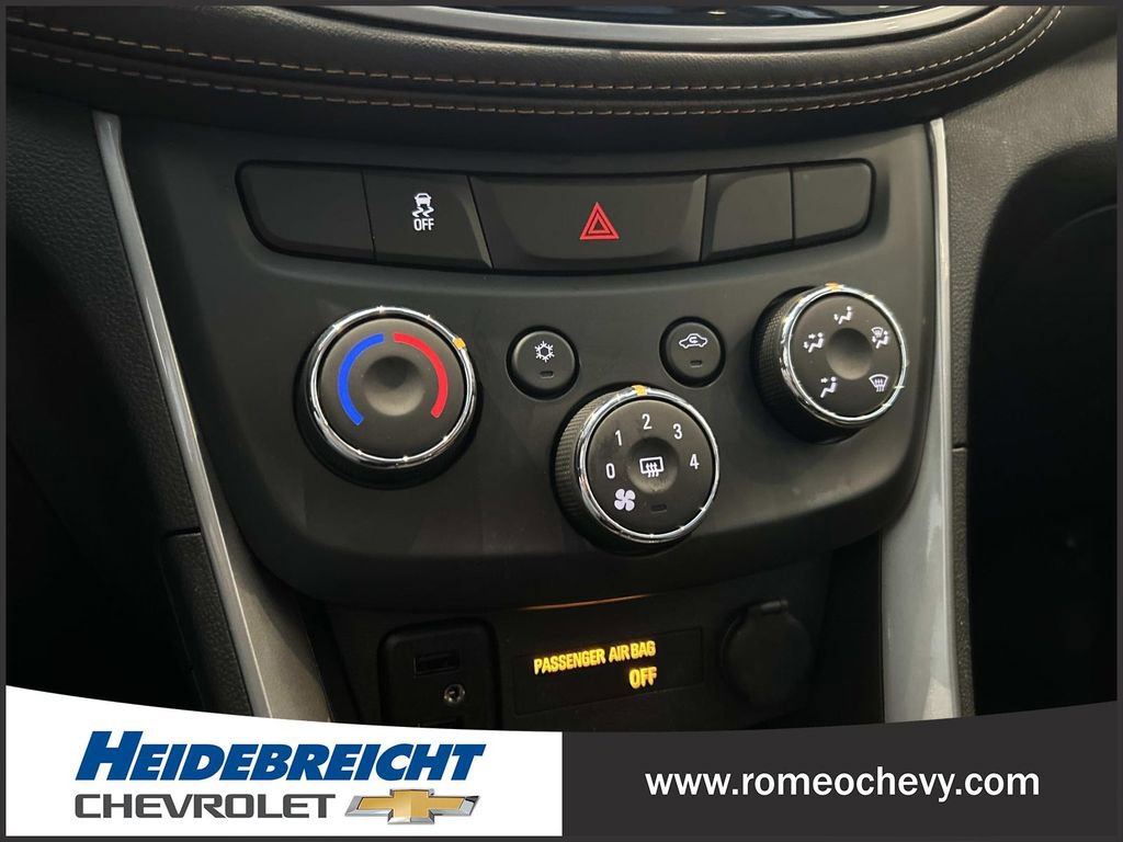 Used 2022 Chevrolet Trax LT w/ LT Convenience Package image 23