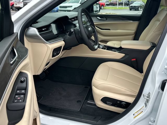 New 2026 Jeep Grand Cherokee L Limited AWD/4WD image 9