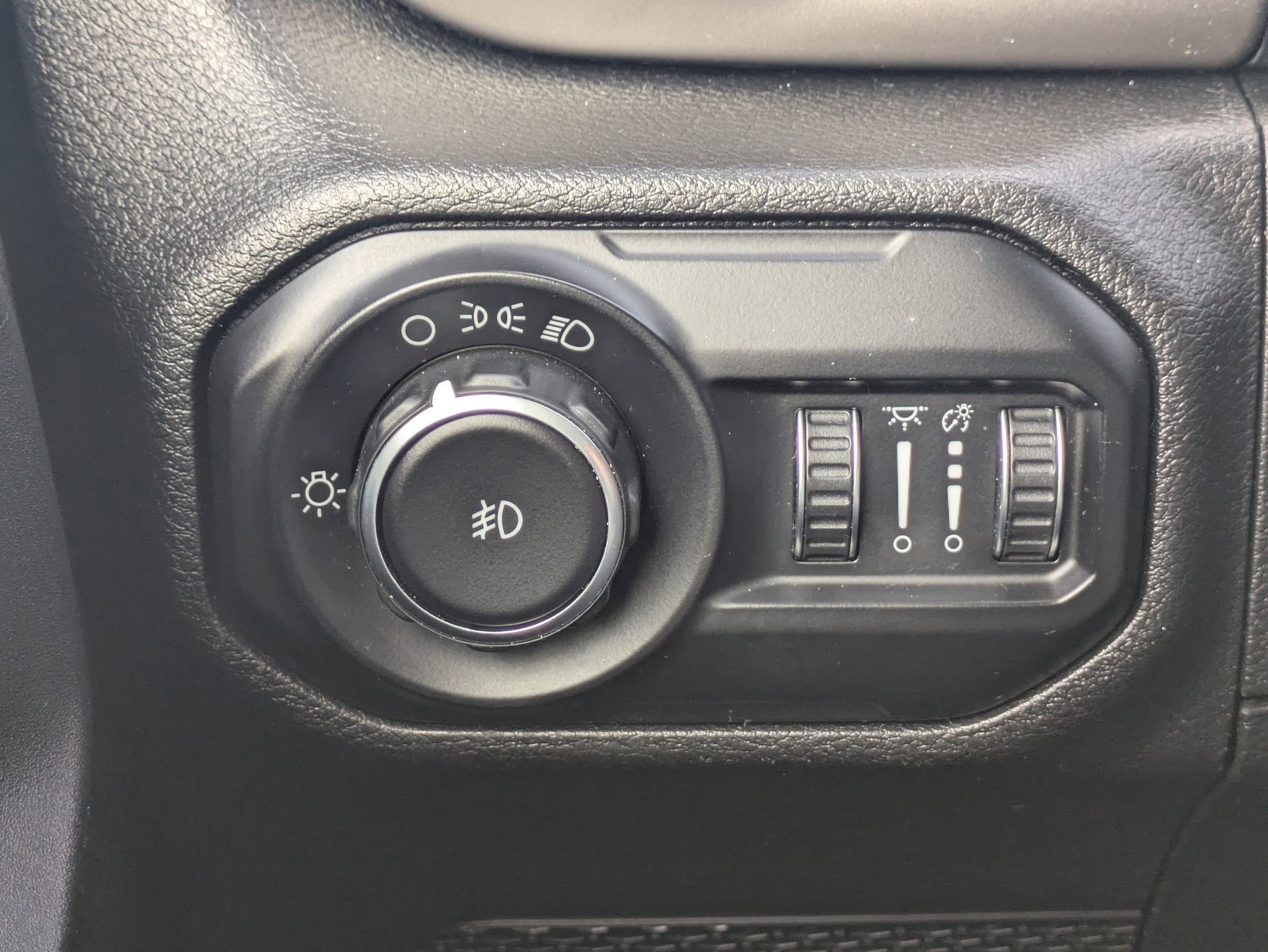 Used 2021 Jeep Wrangler Unlimited Sport image 17