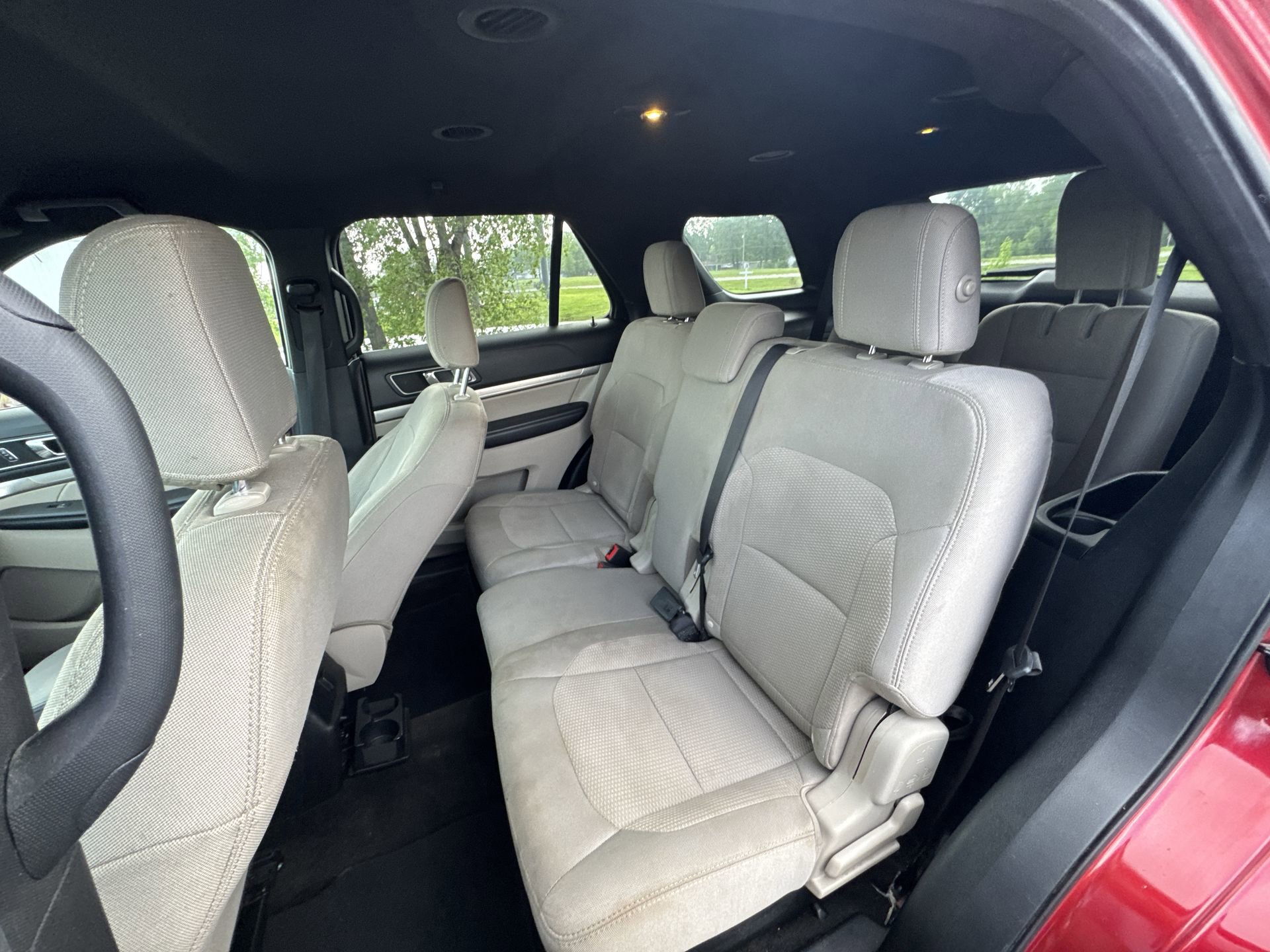 Used 2018 Ford Explorer XLT FWD image 12