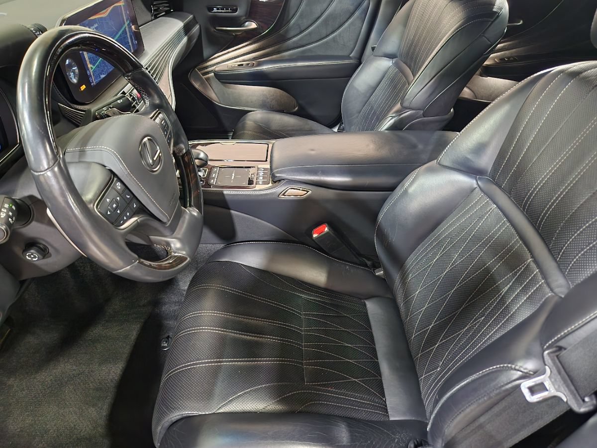 Used 2021 Lexus LS 500 RWD image 29