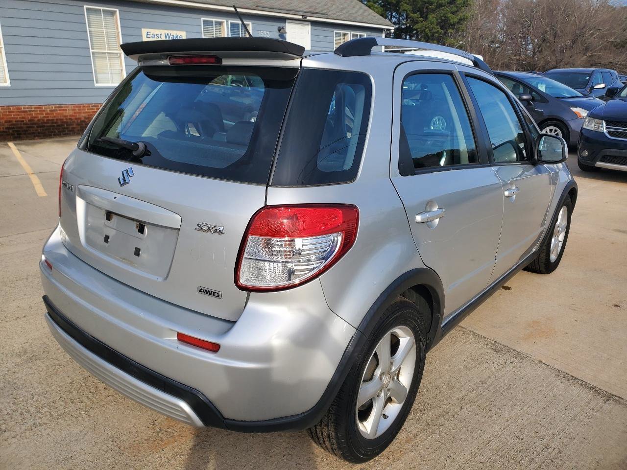Used 2008 Suzuki SX4 AWD Hatchback w/ Touring Pkg image 9