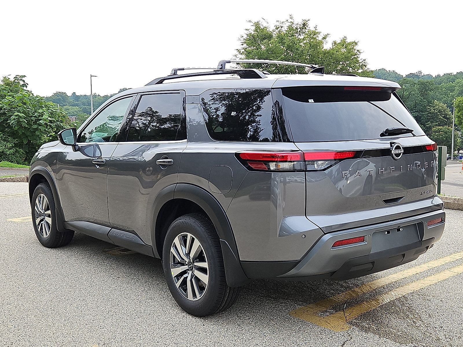 New 2026 Nissan Pathfinder SL AWD/4WD image 4
