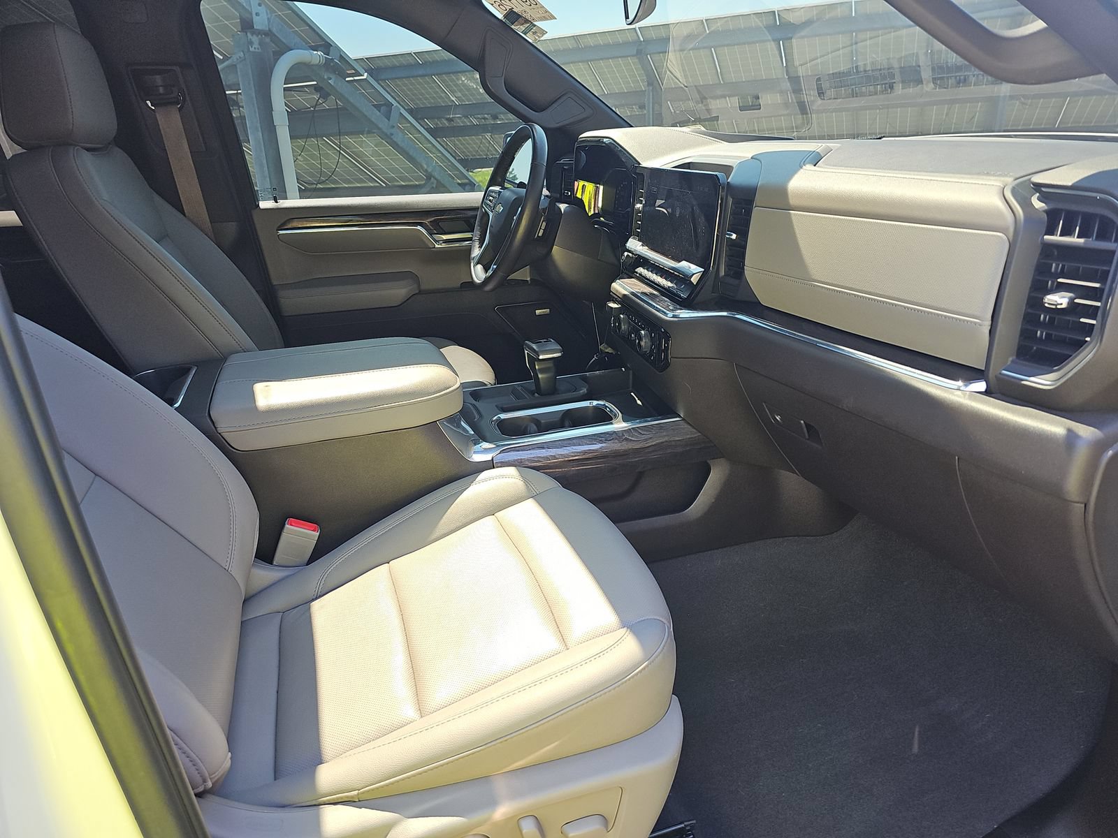 Used 2023 Chevrolet Silverado 1500 LTZ AWD/4WD image 8
