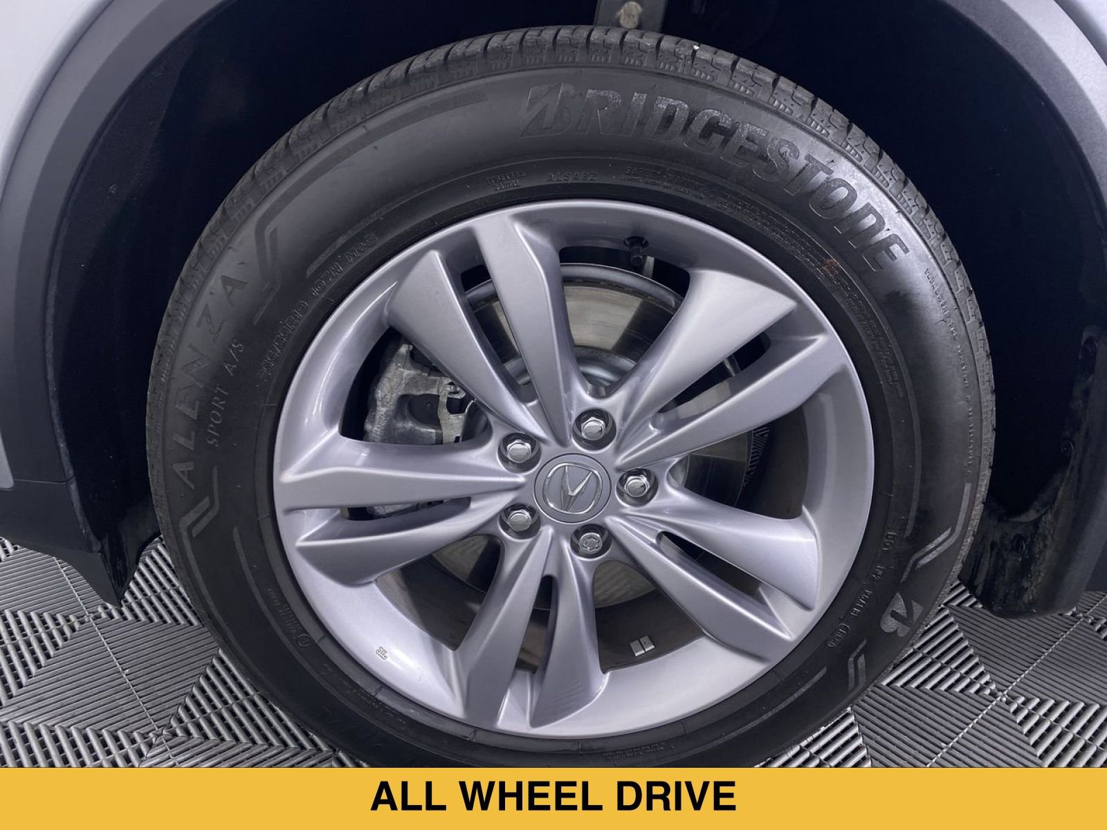 Used 2024 Acura MDX SH-AWD image 15
