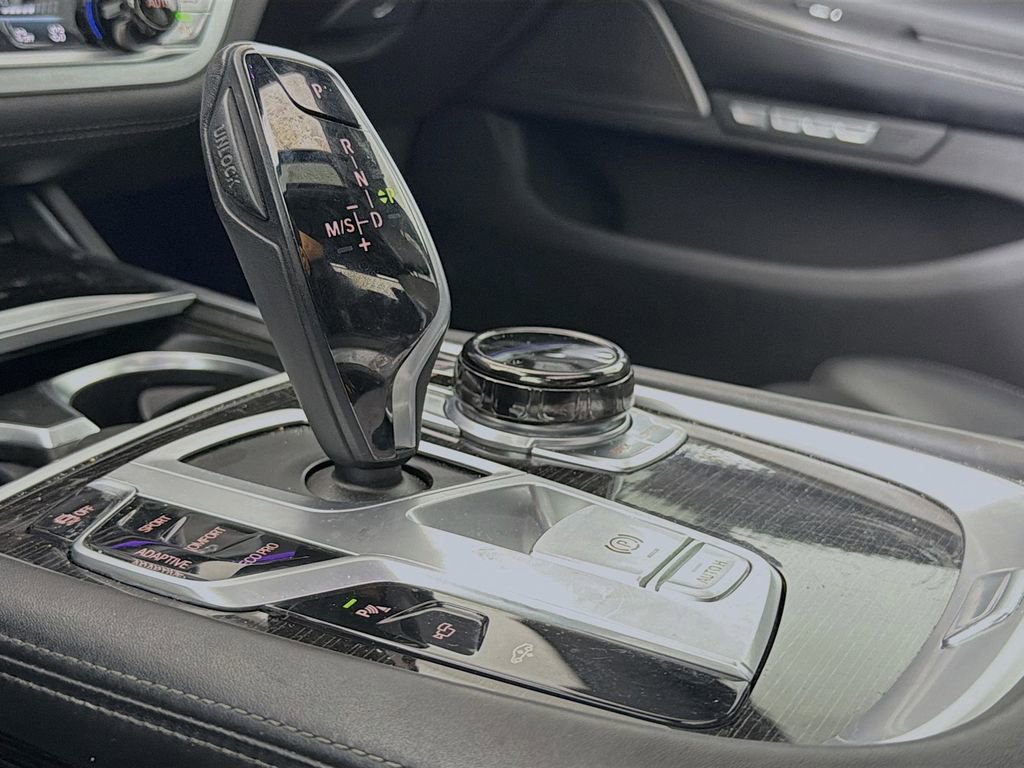 Used 2017 BMW 750i xDrive image 20