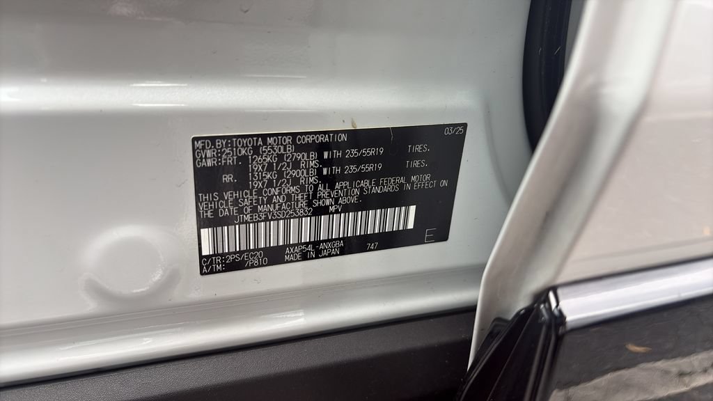 Used 2025 Toyota RAV4 XSE AWD/4WD image 24